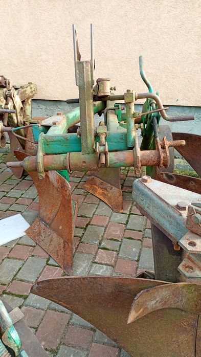 Продам плуги 2по30 3по30-2по30-4по30-4по25-5по25-2по25-3по25