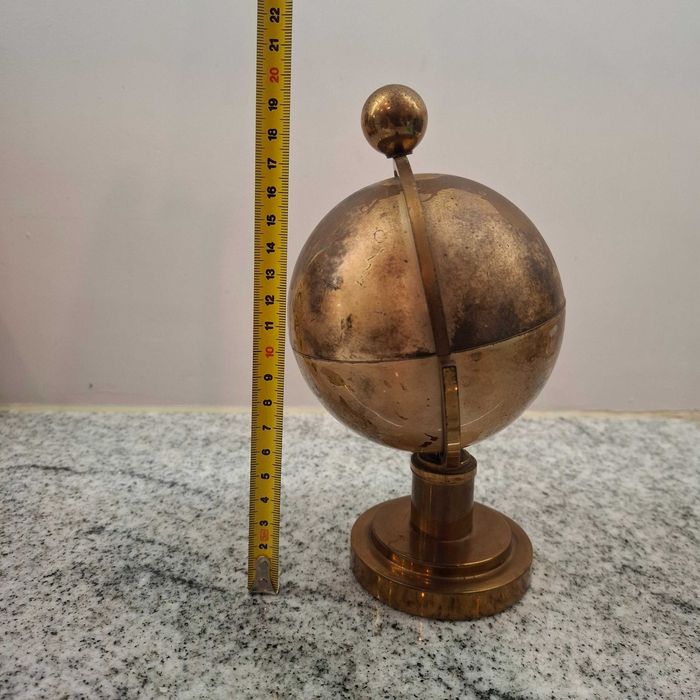 Unikatowa Papierośnica Globus retro vintage