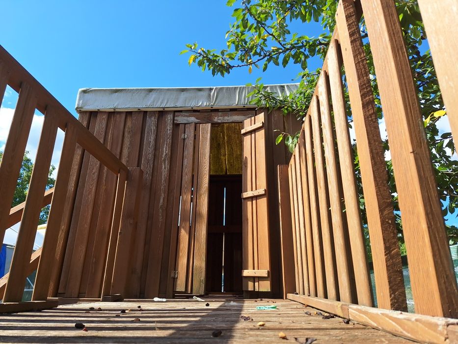 Solidny domek dla dzieci z piaskownicą firmy Winnetoo lite drewno