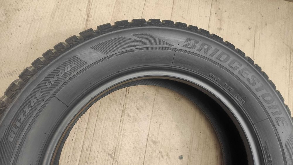 шини 215/65R17. Bridgestone . 8,5мм. 2023р. зима
