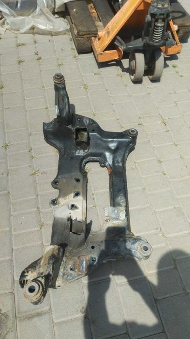 Балка передней подвески Nissan X-TRAIL T-30 2002-2006