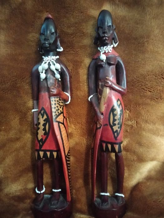 Par de Estatuetas Africanas Maasai em Madeira