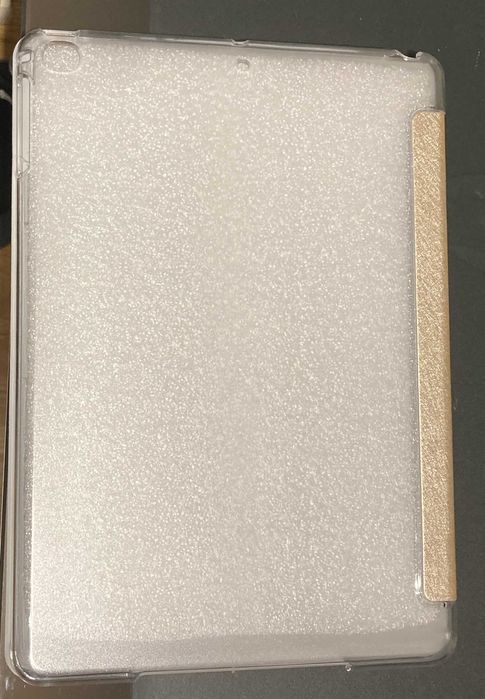 Capa para iPad dourada nova