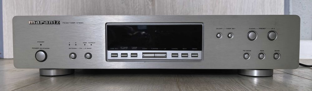 Tuner Marantz ST6001