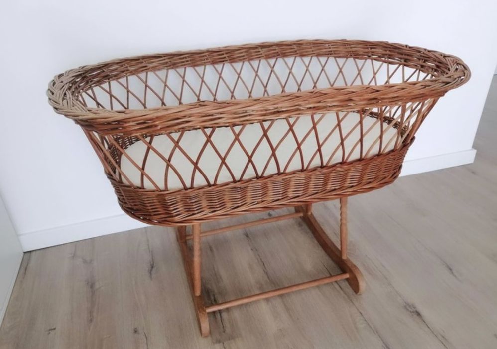 Berço vintage + colchão + forra (mais artigos disponíveis)