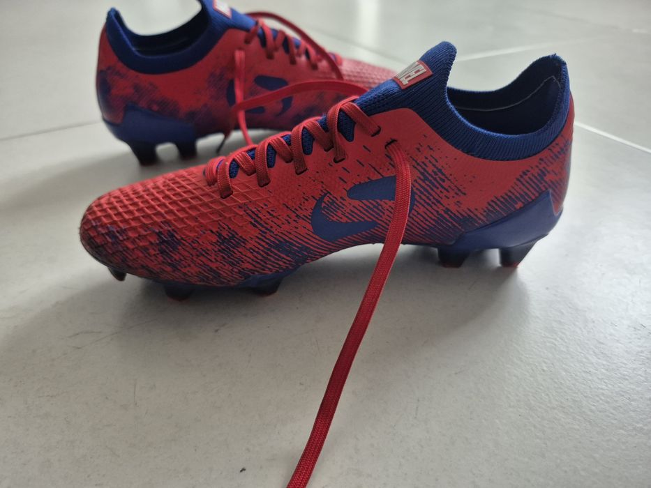 Chuteiras Homem Aranha futebol numero 33