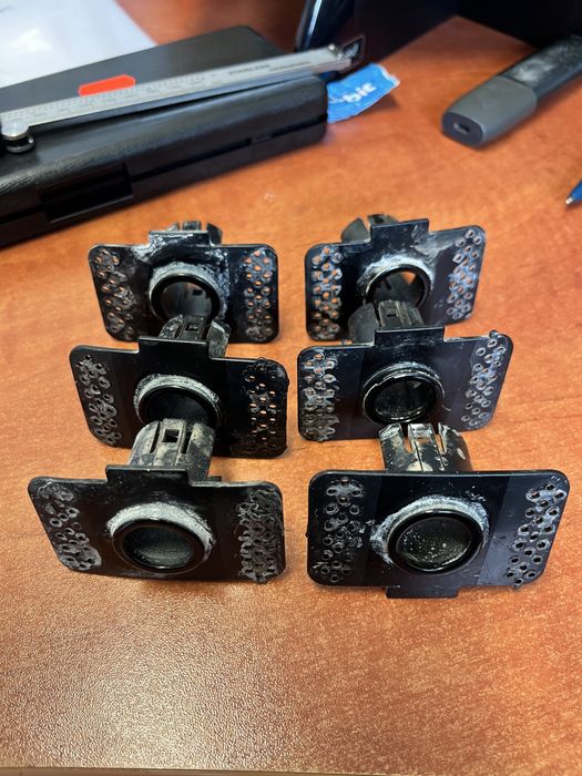 Koszyczki/gniazda czujników parkowania PDC Jeep wk2