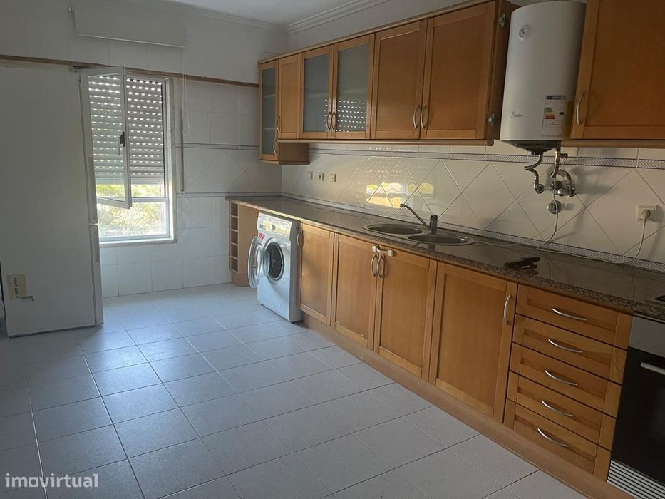 Excelente Apartamento T2 em Campinas, Belas