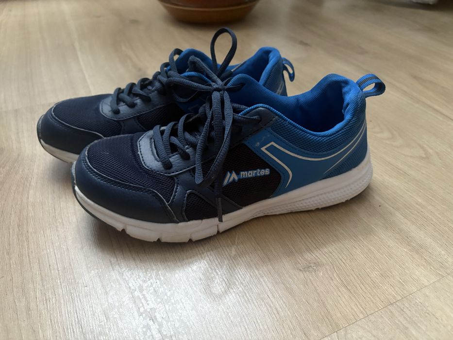 Adidasy uniwersalne
