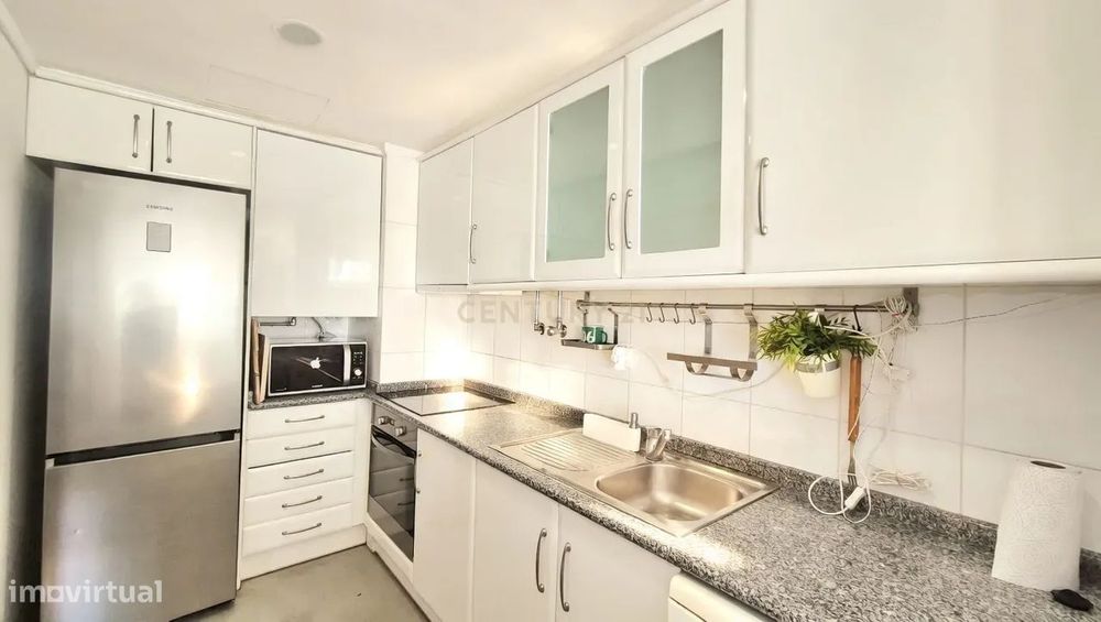 Apartamento T2 com Vista Mar em Sesimbra, Setúbal