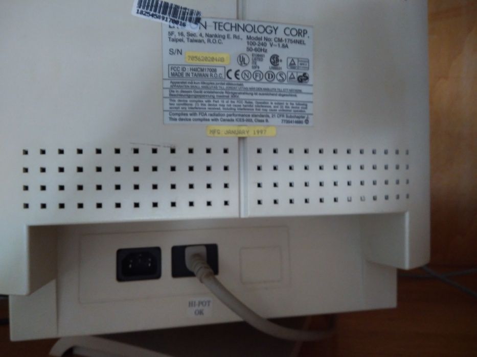 Monitor antigo inclinável424495581359646721