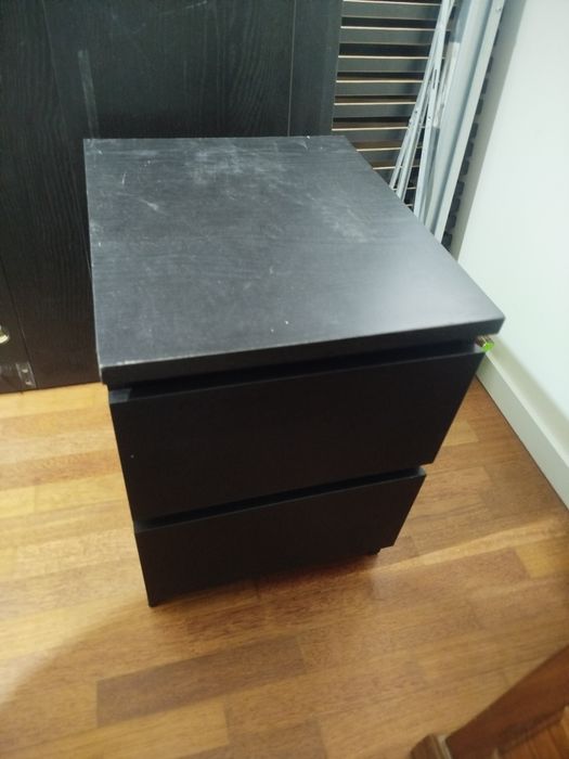Cama Ikea 140x200 4 gavetas preta, comoda 2 gavetas preta