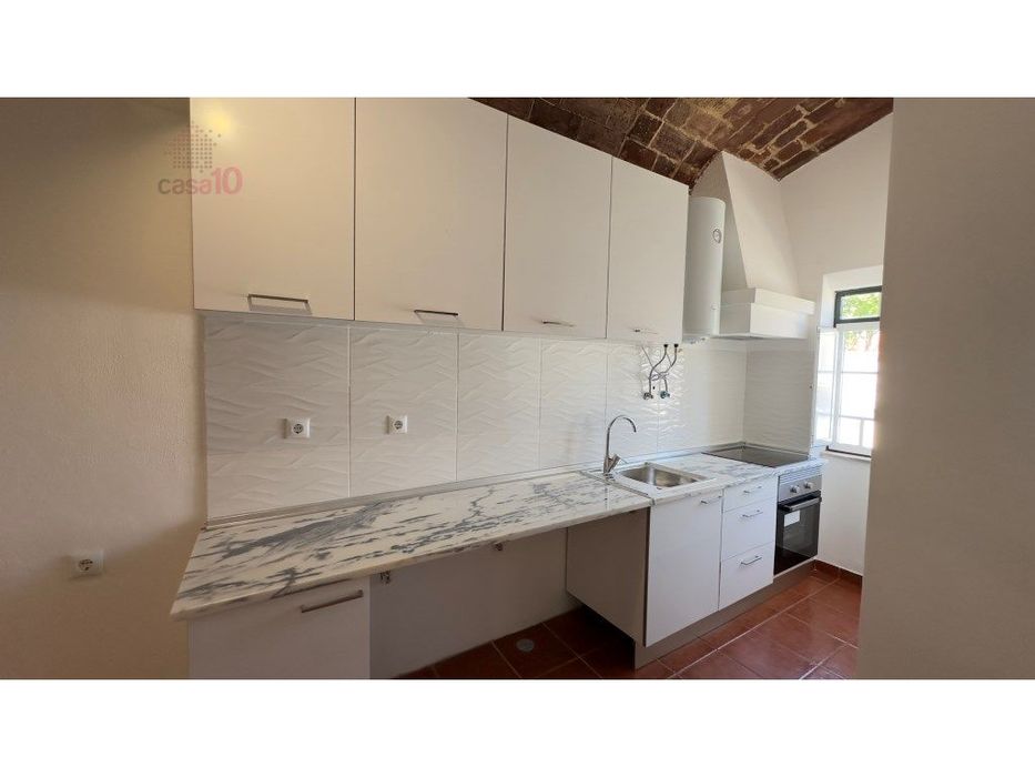 Arrenda-se apartamento T2 no Centro Histórico de Évora