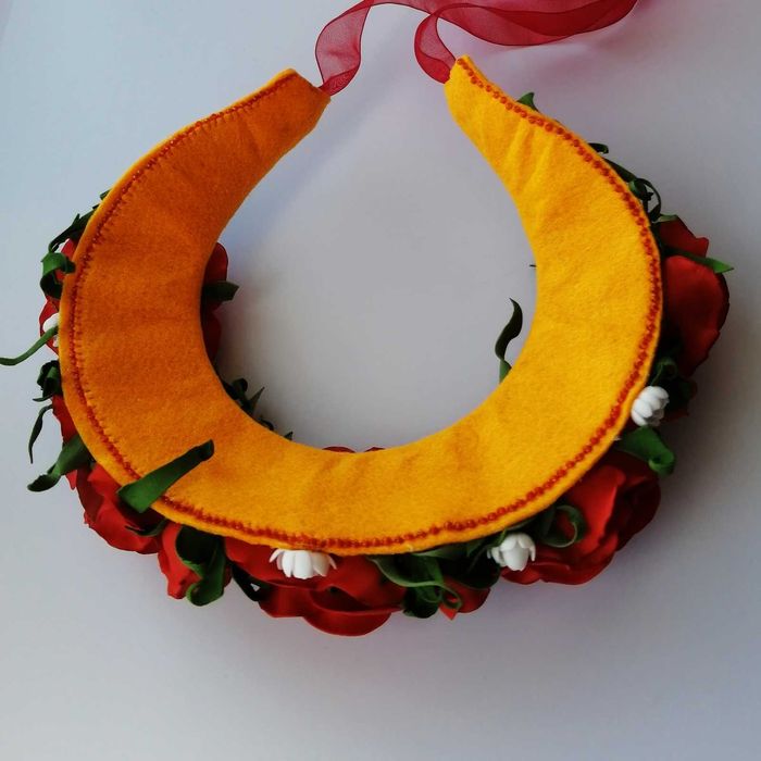 Український віночок червоний пишний з трояндами обруч вінок з квітами