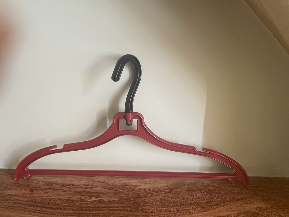 Плечики, вешалки одинаковые 40 шт для одежды