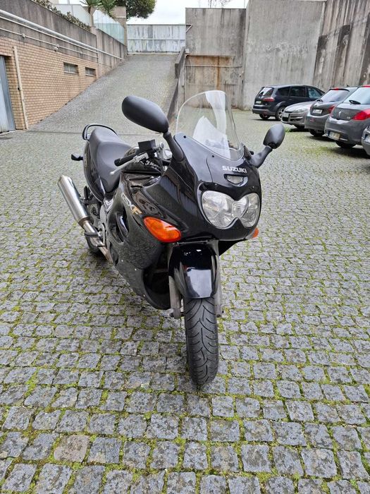 Suzuki GSX750F como nova