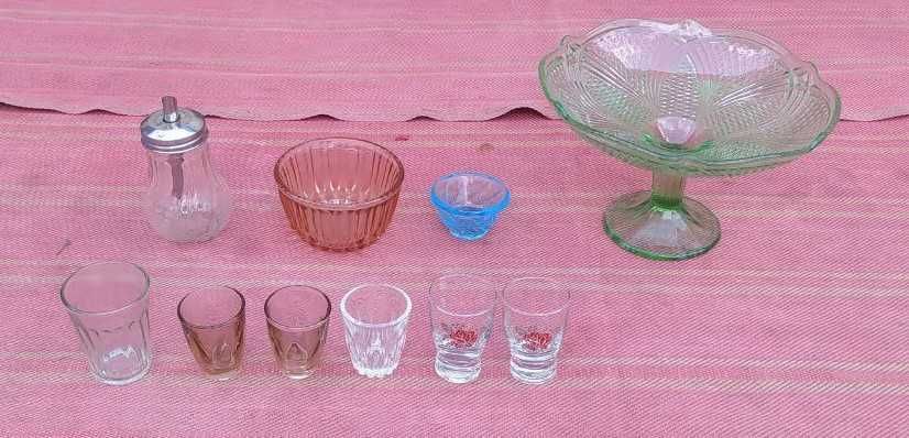 Продаются бокалы, фужеры, рюмки, стаканы, солянки, хлебница.