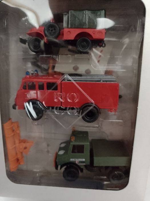 Pojazdy H0 1:87 Roco dwa nowe komplety