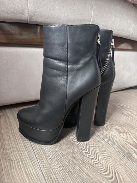 Ботильйони , натуральна шкіра , в ідеальному стані , розмір 38