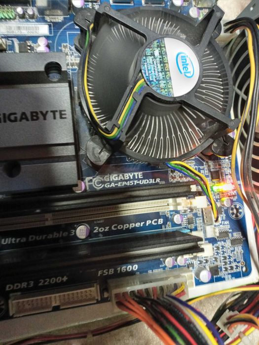 top 775 ga-ep45t-ud3lr +q9300+top 4gb ddr3