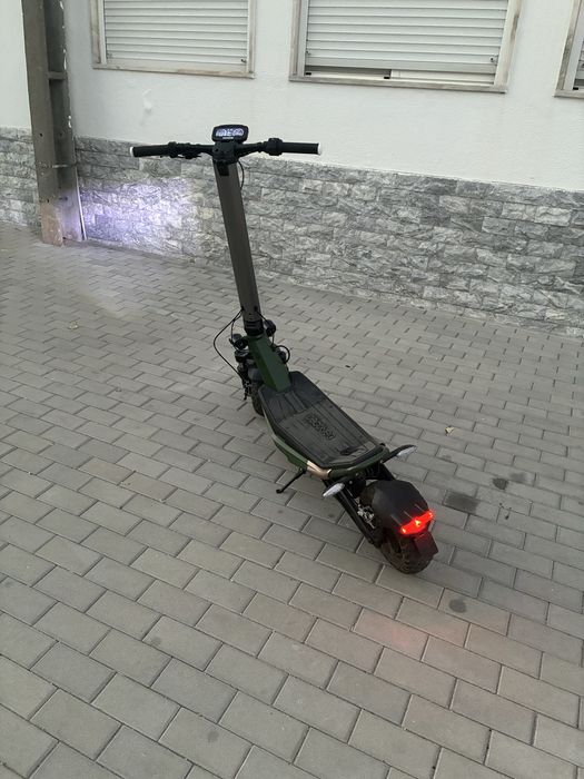Trotinete  com apenas 300km