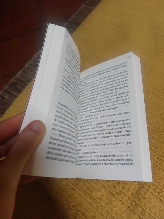 Livro " A anatomia do Segredo" de Leslie Silbert