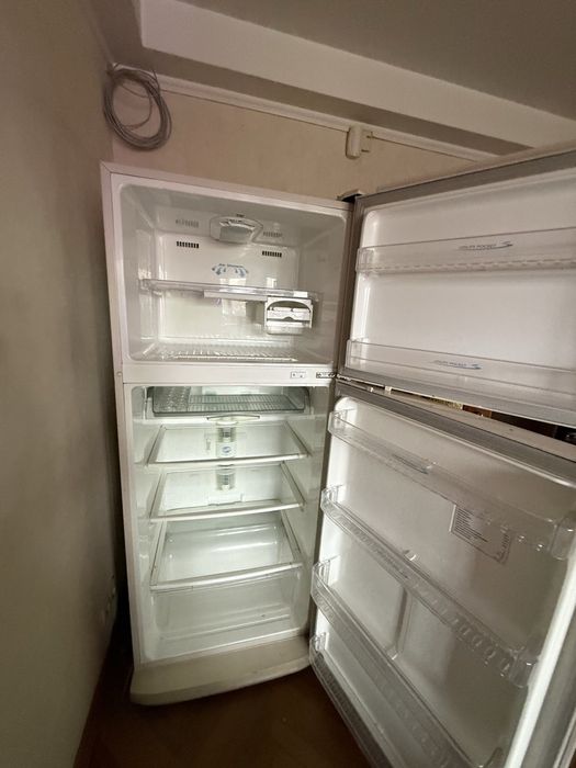 Холодильник Samsung SR-57NXA