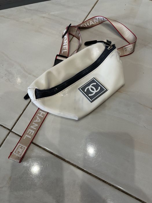 Сумка на пояс жіноча