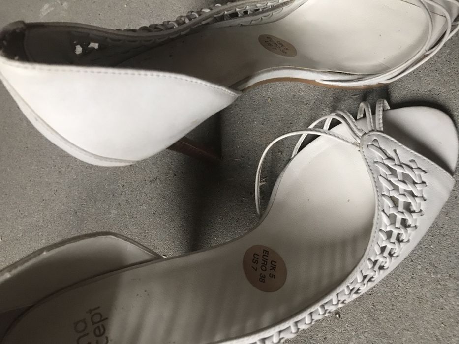 Buty sandały szpilki ażurowe soya concept białe