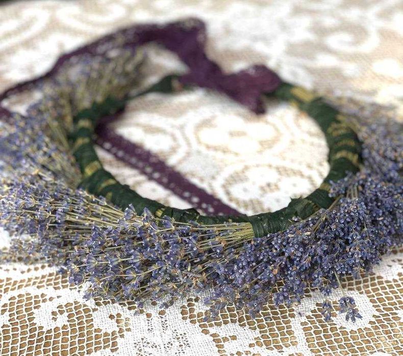 Чарівний ароматний вінок на голову з лаванди