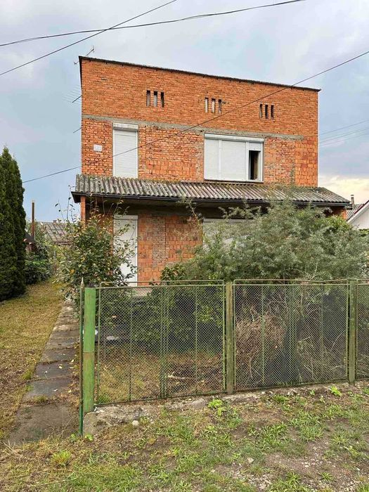 Продається будинок в с. Вишково