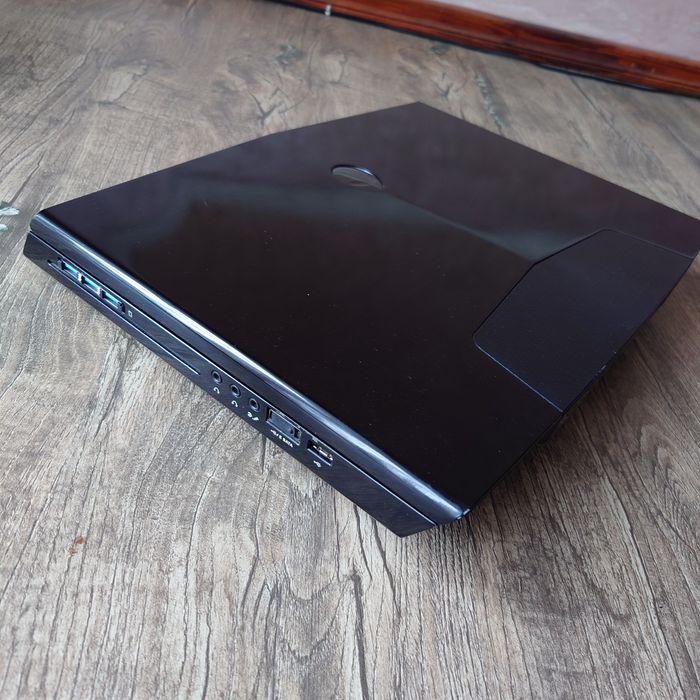 Alienware m15x  Quadro m5000m