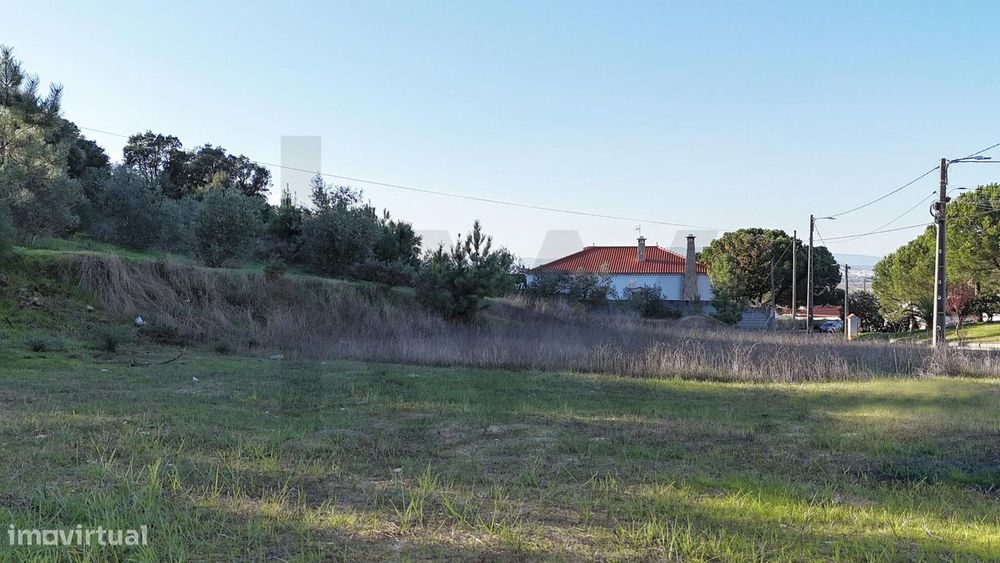 Lote de terreno para construção com PIP aprovado — Carregueira, Santarém
