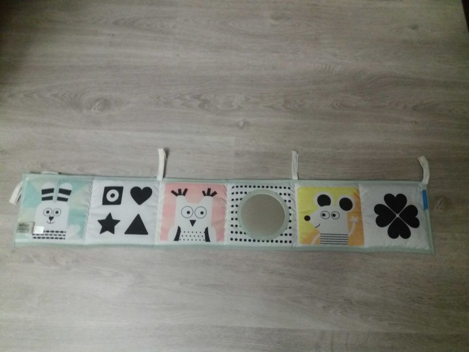 Розвиваюча іграшка Taf Toys Книжка-раскладушка