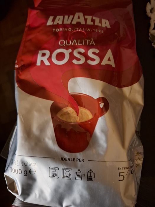 Kawa ziarnista Rosse Lavazza nadaje się do expresu