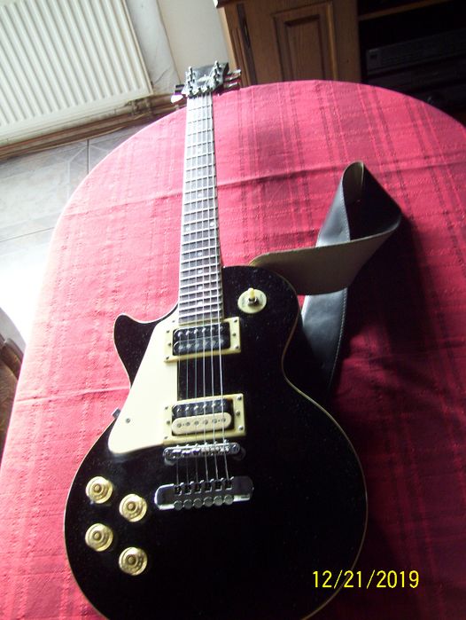 gitara elektryczna leworęczna z futerałem