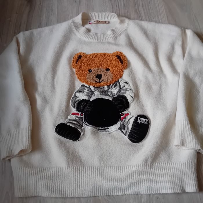 Sweter ciepły z misiem