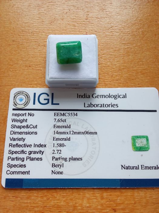 Esmeralda Natural Certificada – 7,65 CT