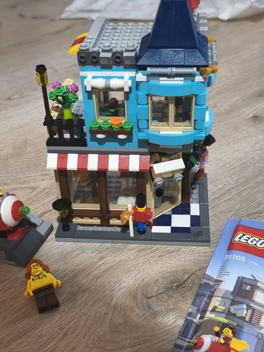 LEGO Creator 3w1 31105 Sklep z zabawkami