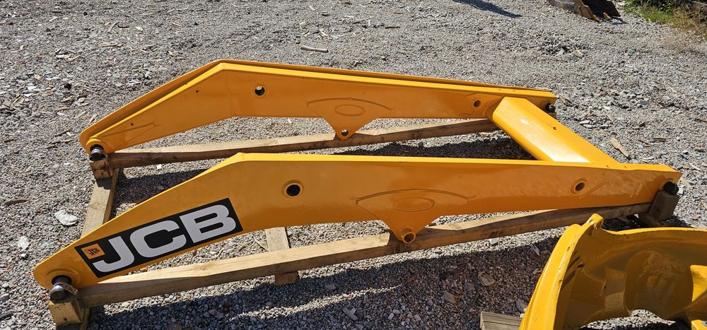 Продам  стрілу  до JCB 4CX