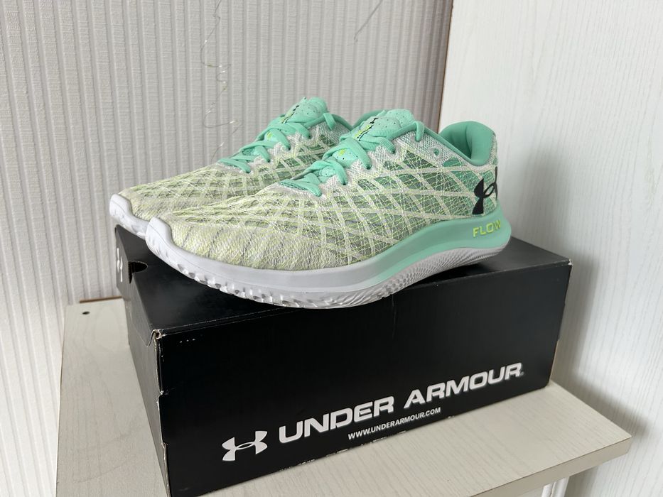 Продам чоловічі майже нові кросівки Under Armour 28см