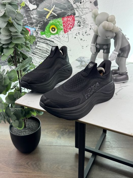 Кросівки Hoka Skyward 41 розмір Е16916