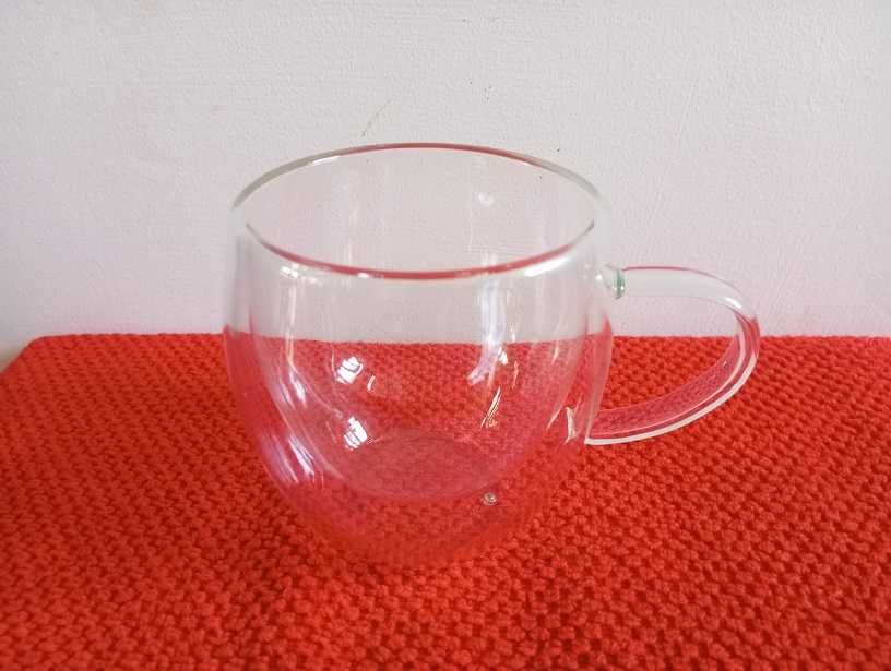 Filiżanki z podwójną ścianką, 250 ml.