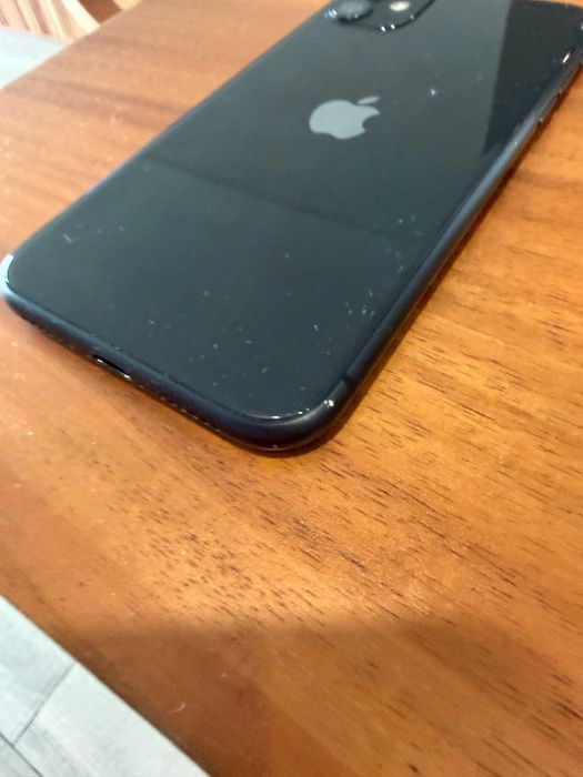 iPhone 11 bom estado