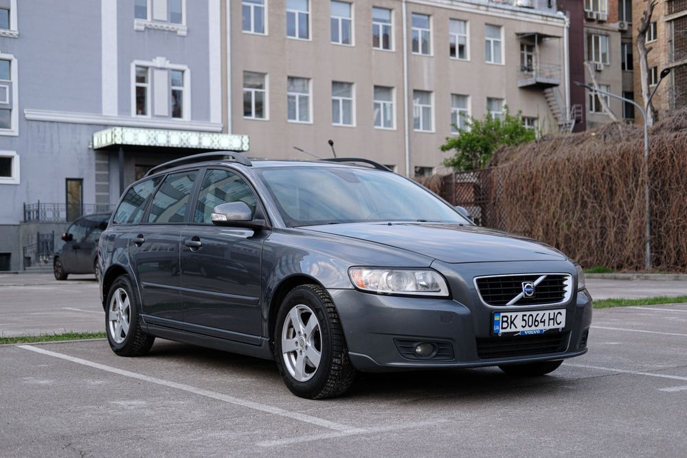 Авто Volvo V50 1,6D