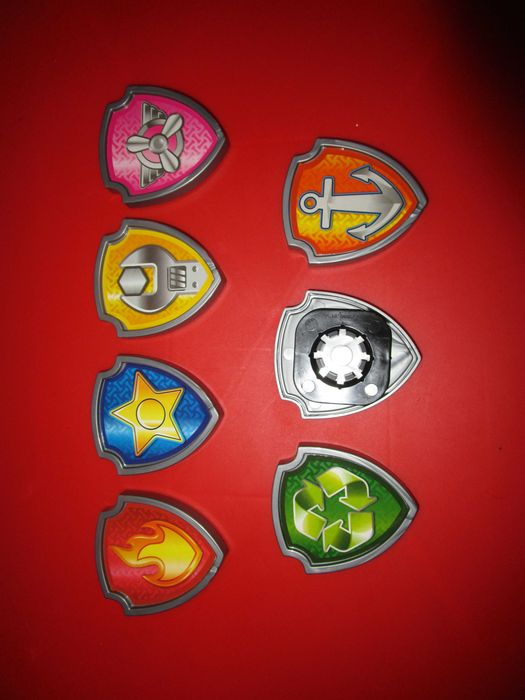 Conjunto 6 crachás dos 6 cães principais da Patrulha Pata / PAW Patrol