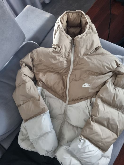 Kurtka Nike L puchowa,beżowo-kremowa