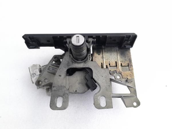 Fechadura / fecho da mala VOLKSWAGEN Passat (3B2)