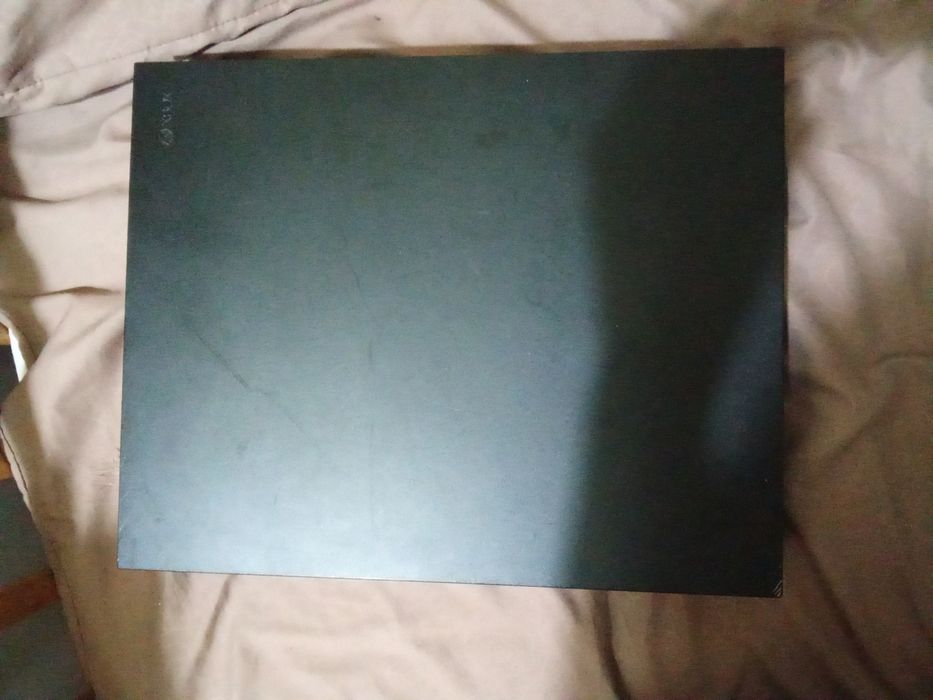 Xbox One X liga mas não dá video troco ou vendo
