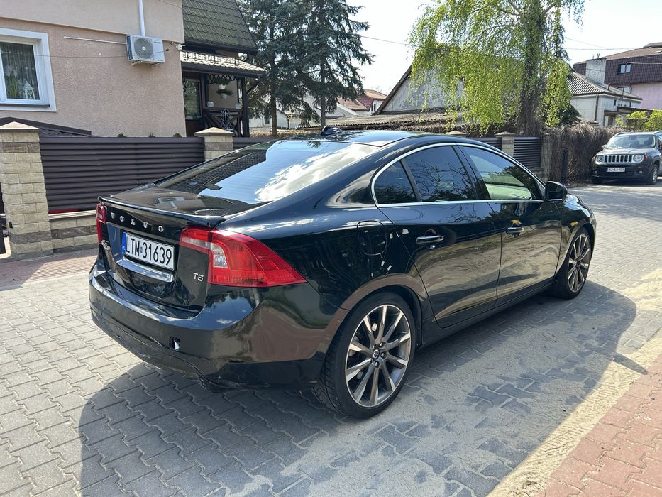 Volvo s60 t5 245hp, lekko uszkodzne , boagata wersja !